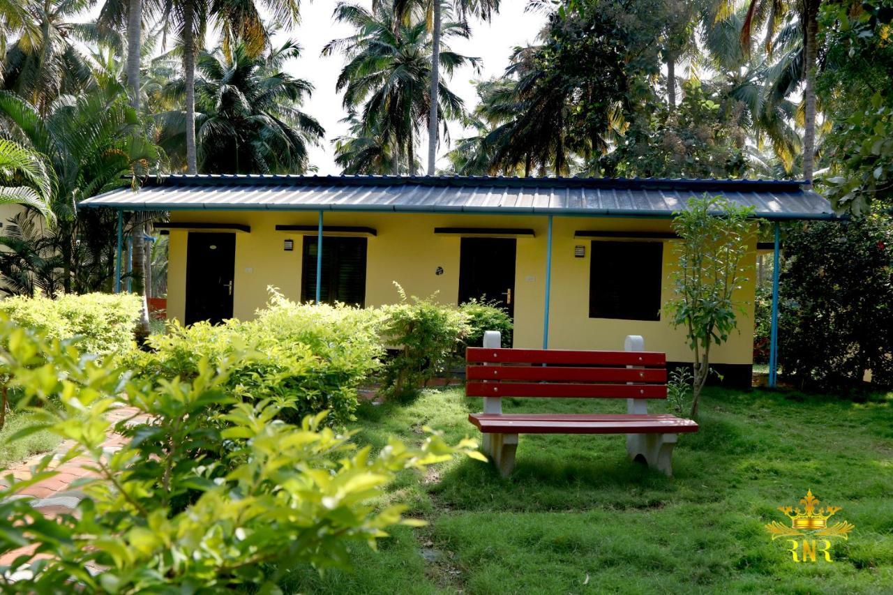 Royal Nature Resort Pollāchi Екстериор снимка